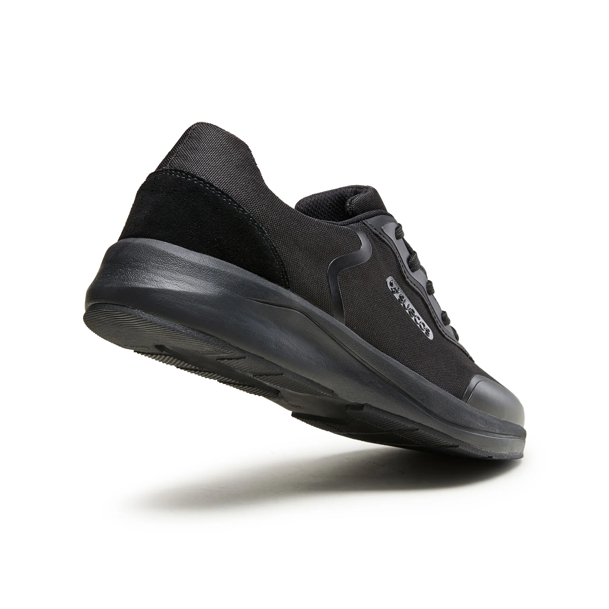 Vinter_Black_Sneakers_TRASERA